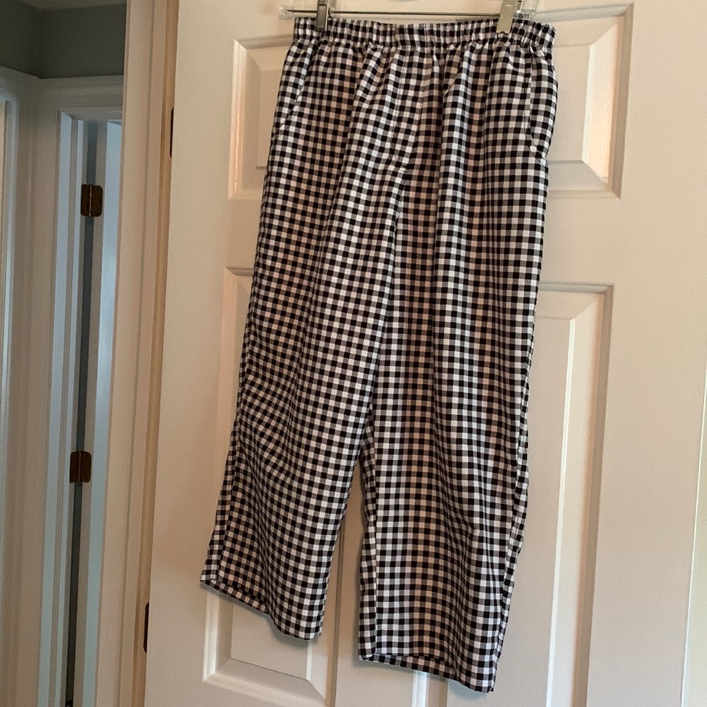 Elastic waist capris